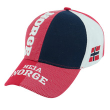 Caps med norsk flagg i rødt, hvitt og blått